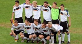 阿隆索教练带领西甲球队连胜，荣膺最佳教练称号