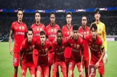 上海海港中超双冠隐忧：亚冠表现不佳，未来挑战重重